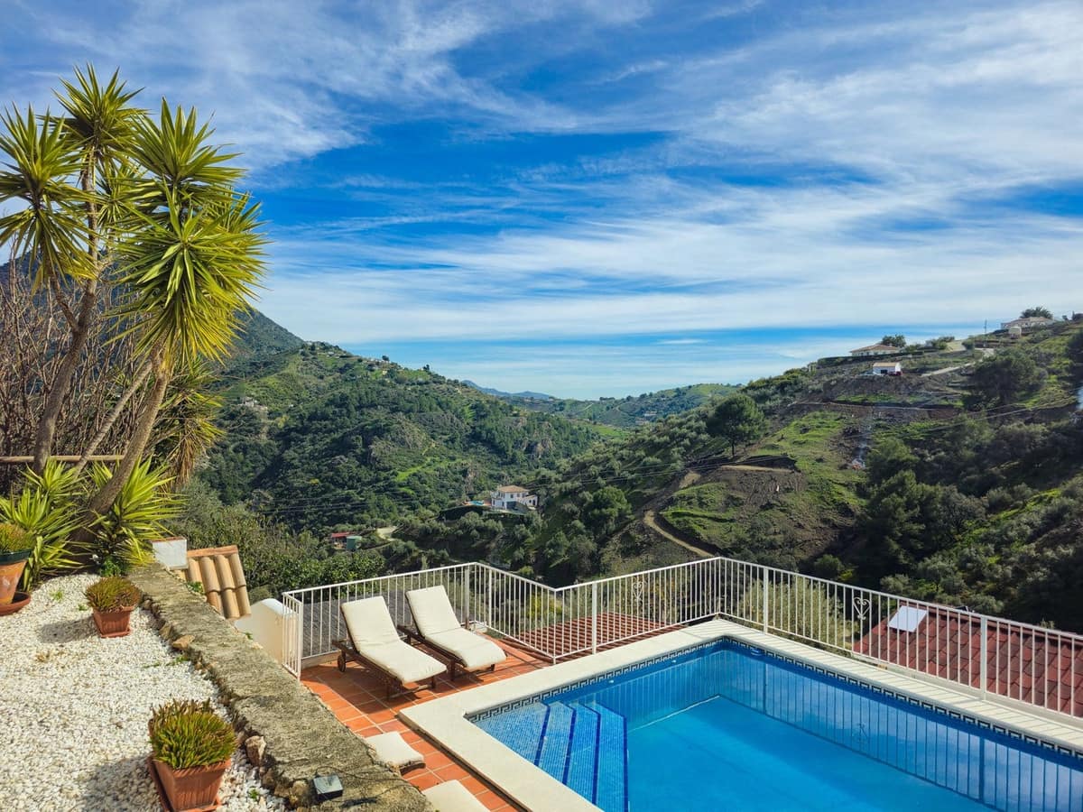 3 soverom Villa til salgs i Competa med svømmebasseng garasje - € 485 000 (Ref: 9629505)