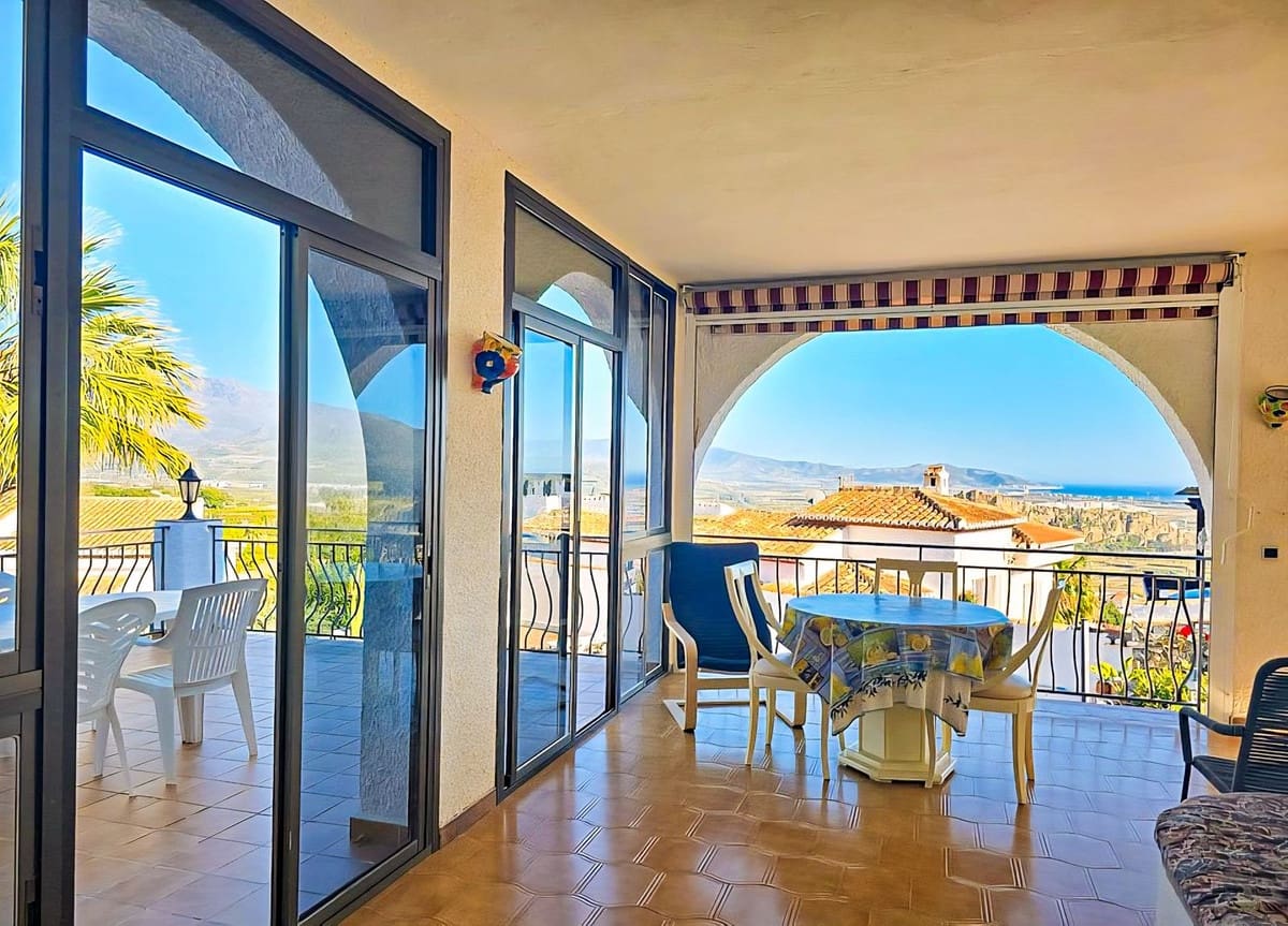 4 bedroom Villa for sale in Salobrena with pool garage - € 575,000 (Ref: 9629506)