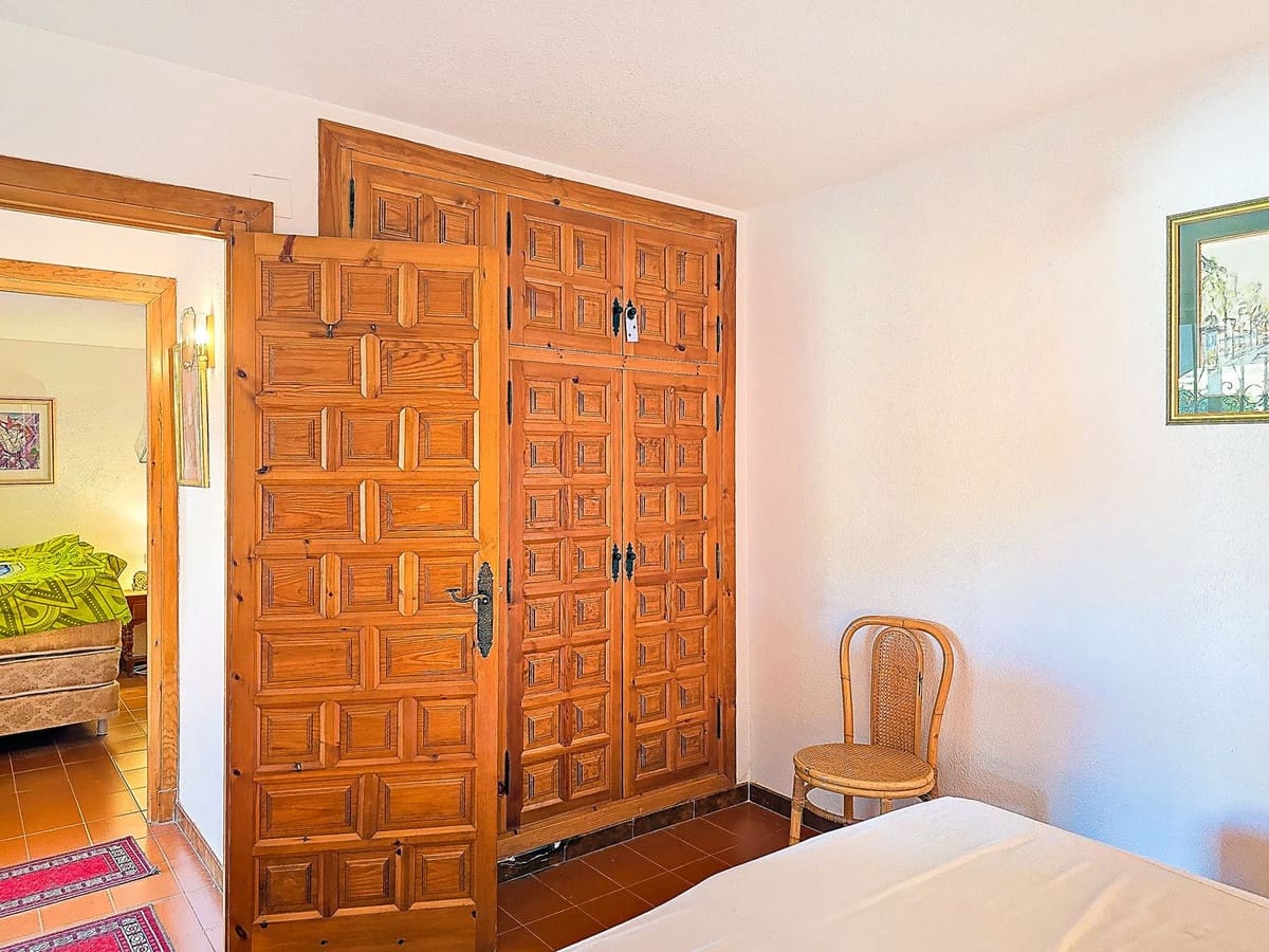 4 bedroom Villa for sale in Salobrena with pool garage - € 575,000 (Ref: 9629506)