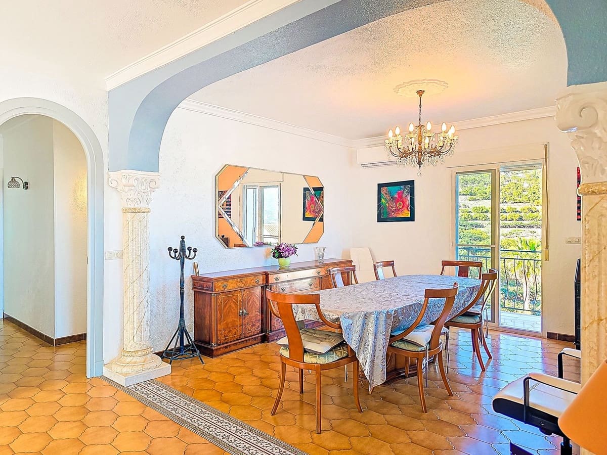 4 sovrum Villa till salu i Salobrena med pool garage - 575 000 € (Ref: 9629506)