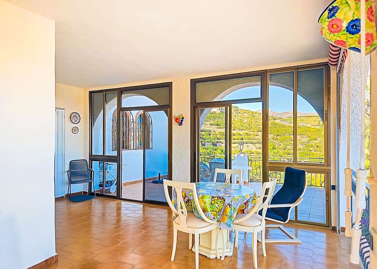 4 sovrum Villa till salu i Salobrena med pool garage - 575 000 € (Ref: 9629506)