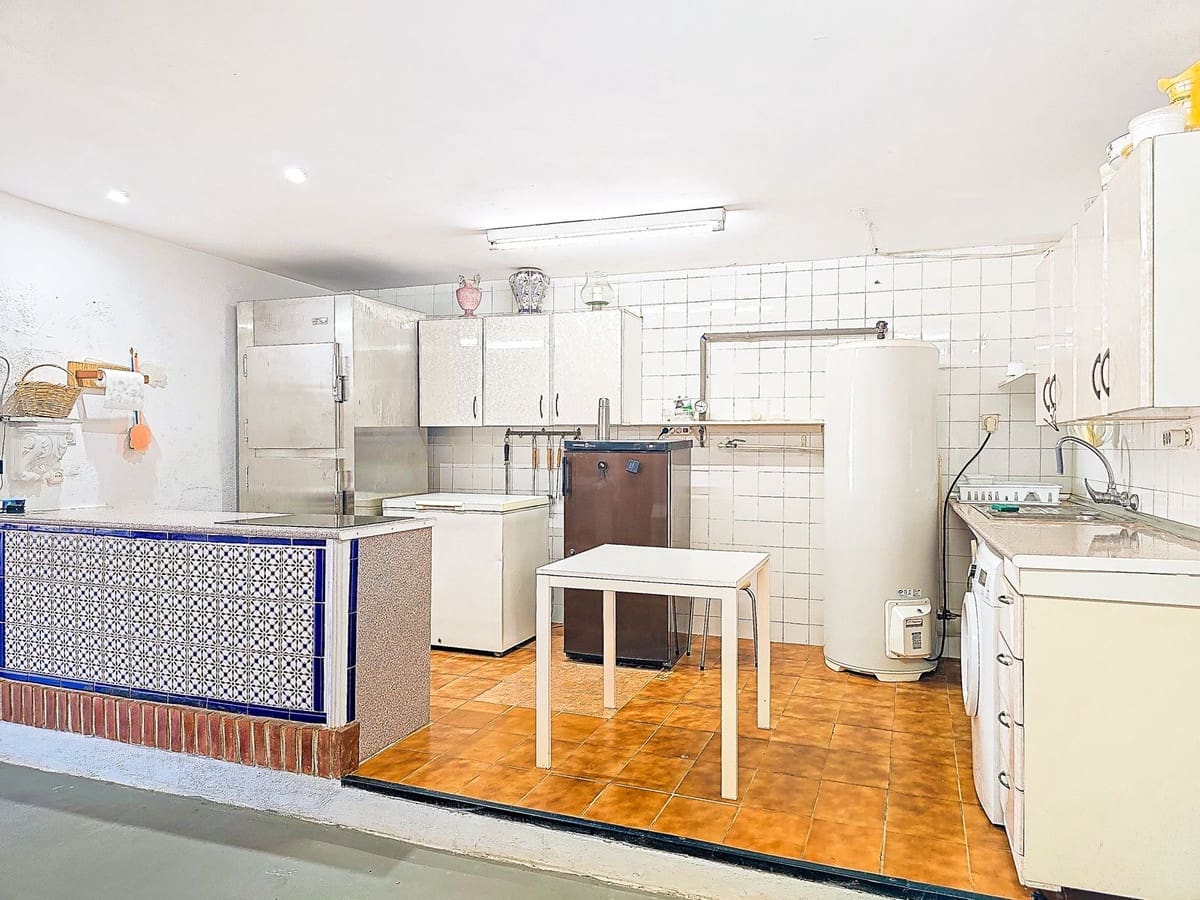 4 sovrum Villa till salu i Salobrena med pool garage - 575 000 € (Ref: 9629506)