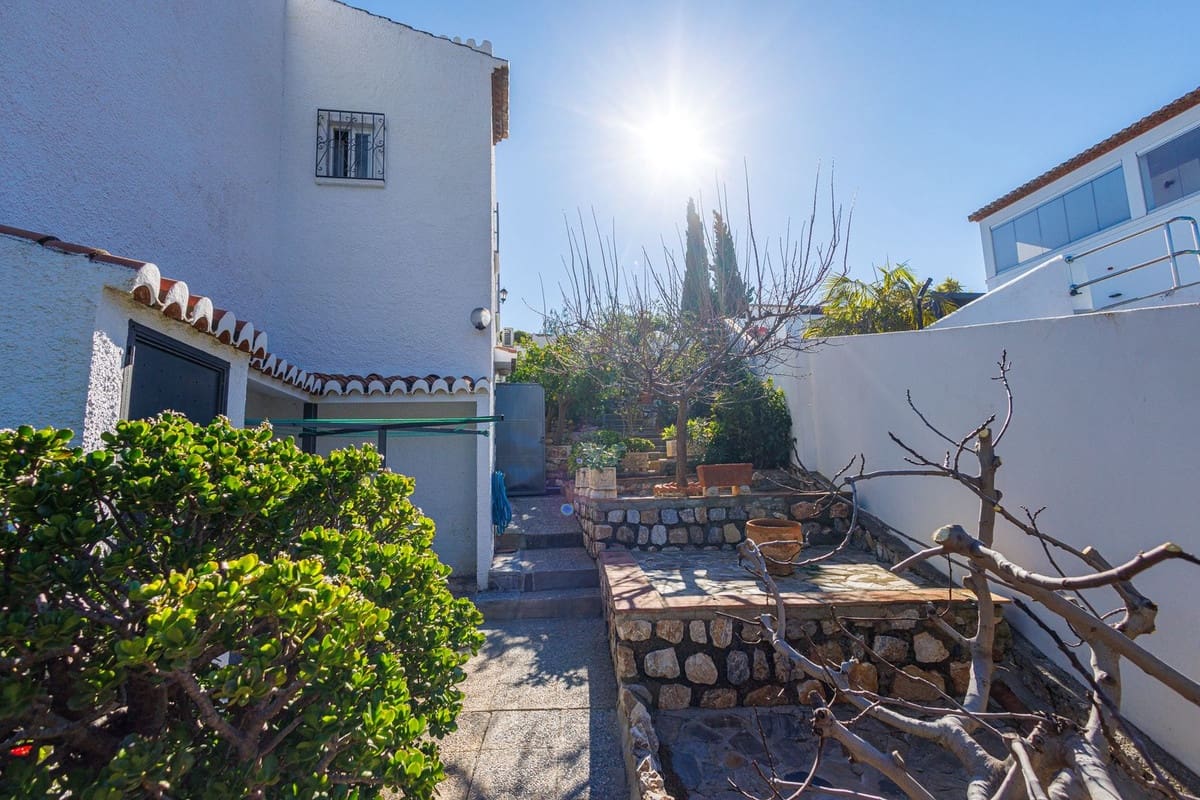 4 soveværelse Villa til salg i Salobrena med swimmingpool garage - € 575.000 (Ref: 9629506)