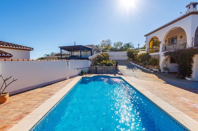 4 sovrum Villa till salu i Salobreña med pool garage - 575 000 € (Ref: 9629506)