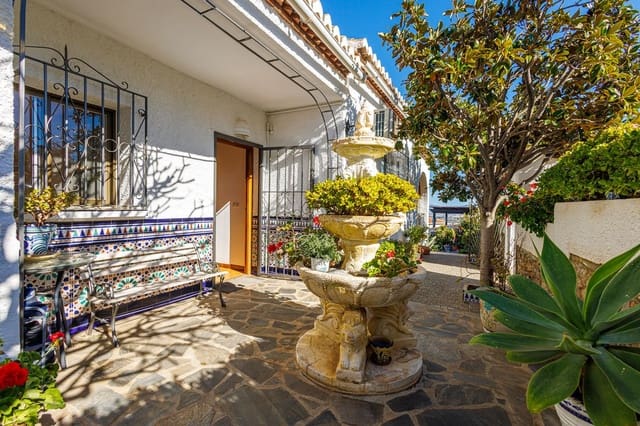 4 sovrum Villa till salu i Salobreña med pool garage - 575 000 € (Ref: 9629506)