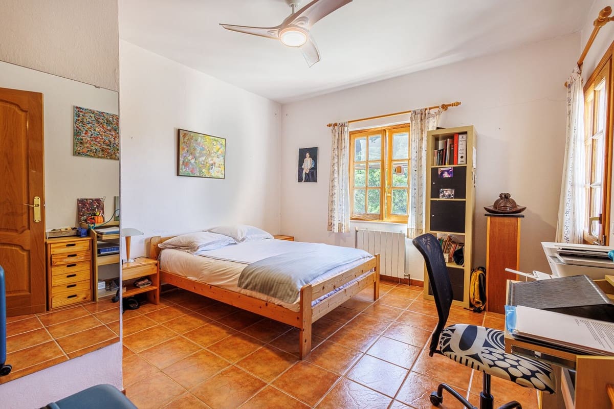 Chalet de 8 habitaciones en Alhaurín de la Torre en venta con piscina garaje - 749.000 € (Ref: 9640425)