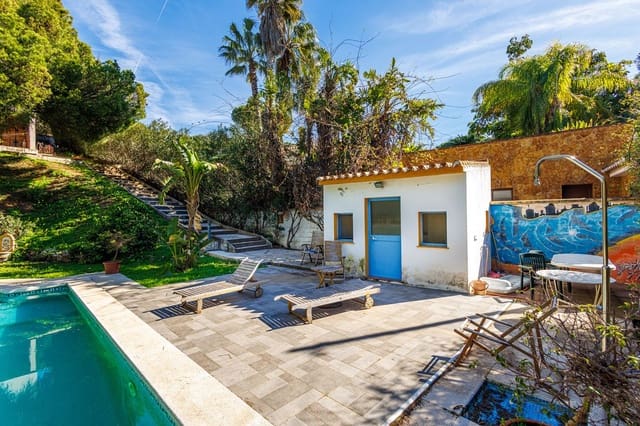 8 soverom Villa til salgs i Alhaurín de la Torre med svømmebasseng garasje - € 749 000 (Ref: 9640425)