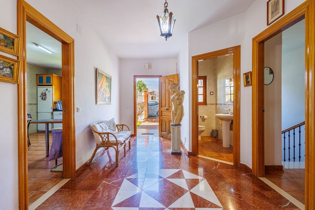 8 sypialnia Willa na sprzedaż w Alhaurin de la Torre z basenem garażem - 749 000 € (Ref: 9640425)