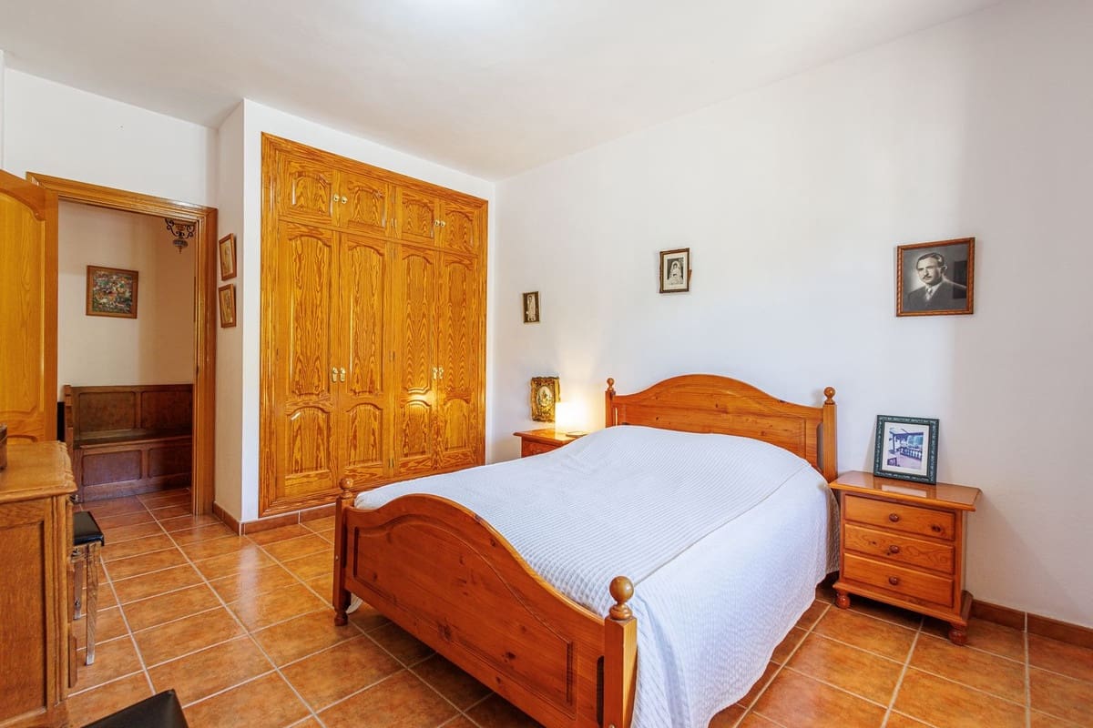 8 sypialnia Willa na sprzedaż w Alhaurin de la Torre z basenem garażem - 749 000 € (Ref: 9640425)