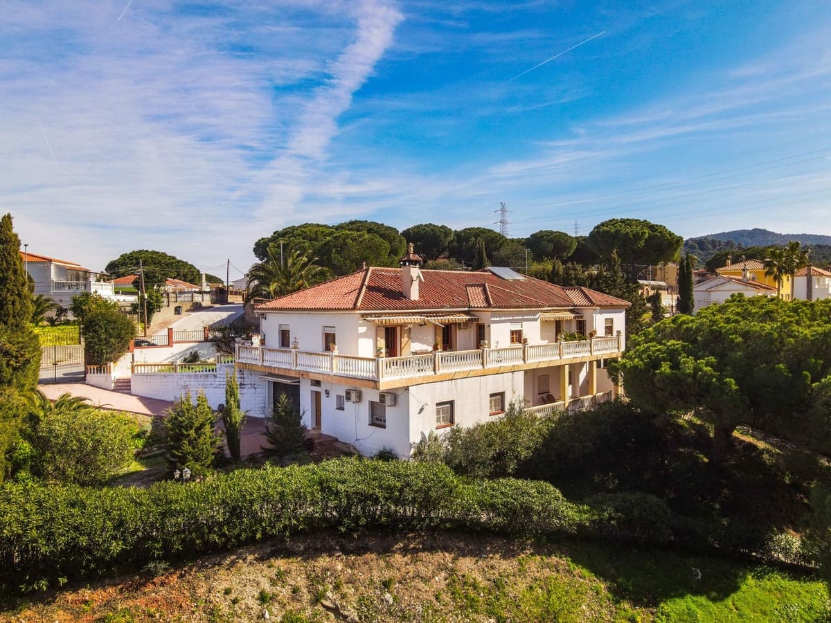 8 sypialnia Willa na sprzedaż w Alhaurin de la Torre z basenem garażem - 749 000 € (Ref: 9640425)