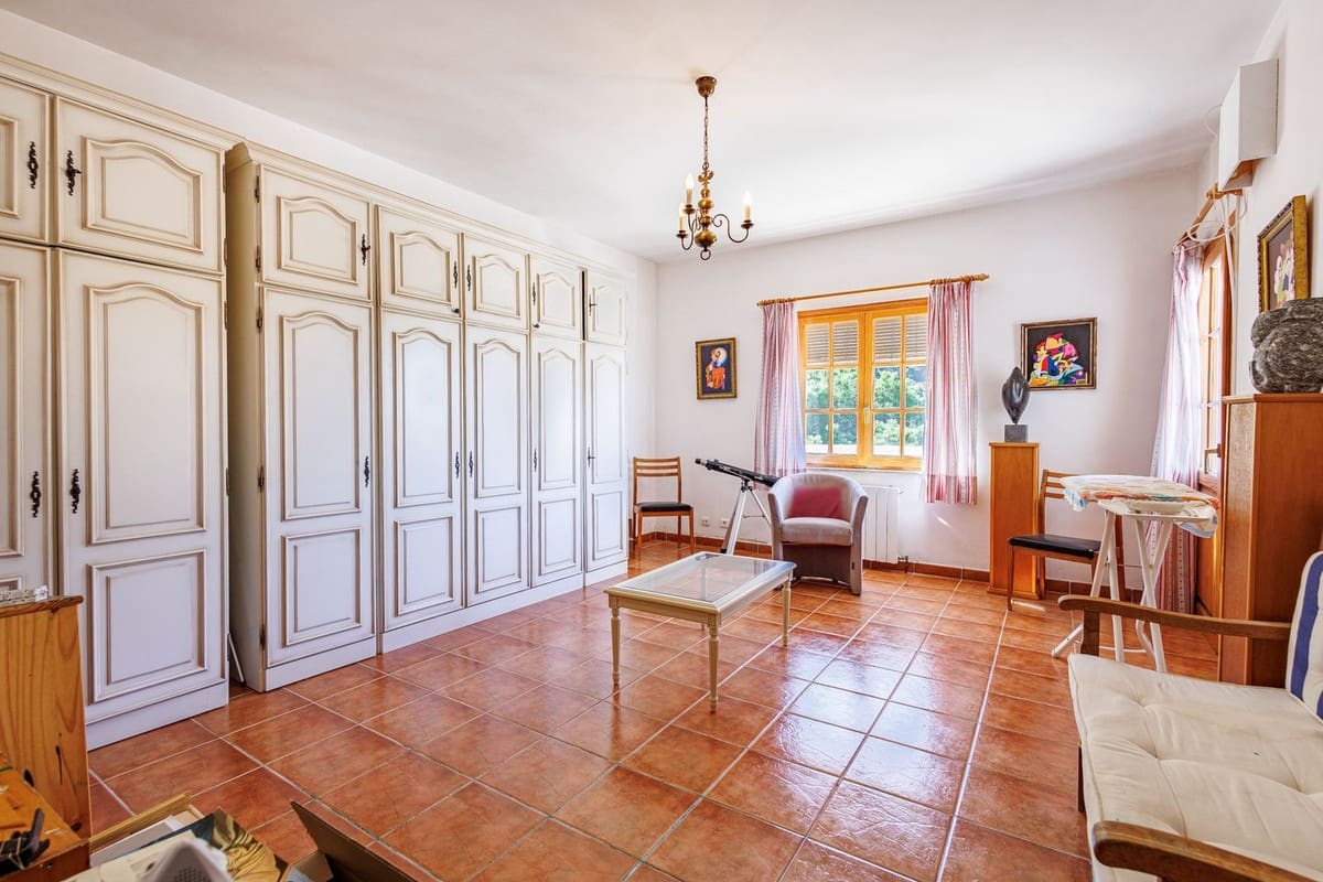 8 sypialnia Willa na sprzedaż w Alhaurin de la Torre z basenem garażem - 749 000 € (Ref: 9640425)