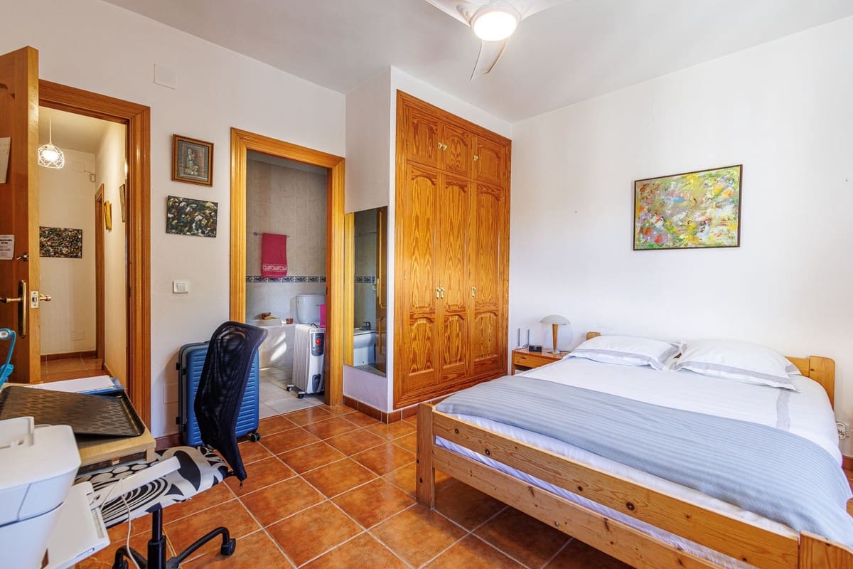 8 sypialnia Willa na sprzedaż w Alhaurin de la Torre z basenem garażem - 749 000 € (Ref: 9640425)