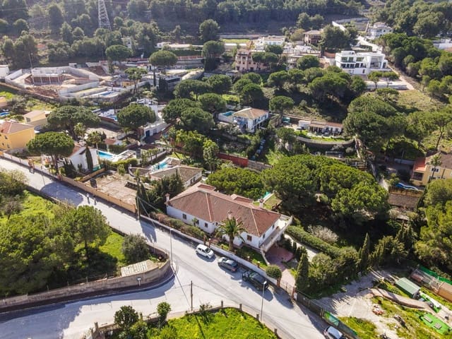 8 sypialnia Willa na sprzedaż w Alhaurín de la Torre z basenem garażem - 749 000 € (Ref: 9640425)