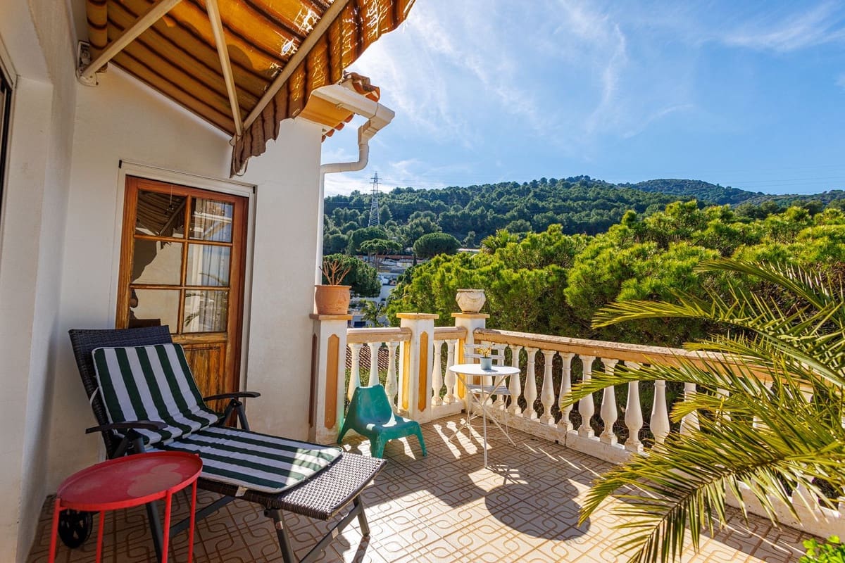 8 sypialnia Willa na sprzedaż w Alhaurin de la Torre z basenem garażem - 749 000 € (Ref: 9640425)