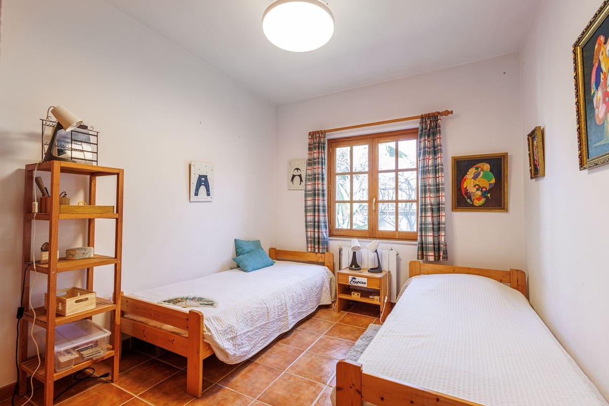 8 sypialnia Willa na sprzedaż w Alhaurin de la Torre z basenem garażem - 749 000 € (Ref: 9640425)