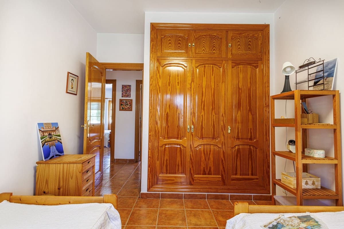 8 sypialnia Willa na sprzedaż w Alhaurin de la Torre z basenem garażem - 749 000 € (Ref: 9640425)