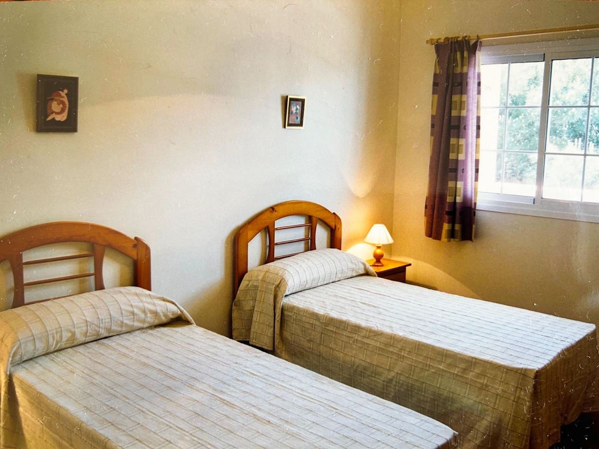 8 sypialnia Willa na sprzedaż w Alhaurin de la Torre z basenem garażem - 749 000 € (Ref: 9640425)