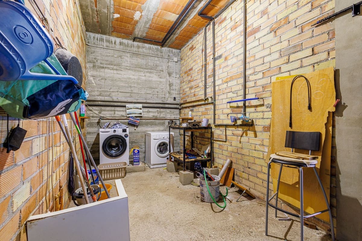 8 sypialnia Willa na sprzedaż w Alhaurin de la Torre z basenem garażem - 749 000 € (Ref: 9640425)