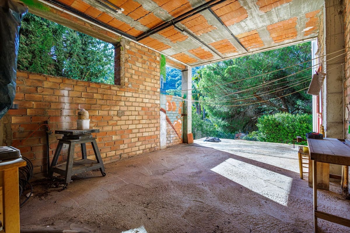 8 sypialnia Willa na sprzedaż w Alhaurin de la Torre z basenem garażem - 749 000 € (Ref: 9640425)