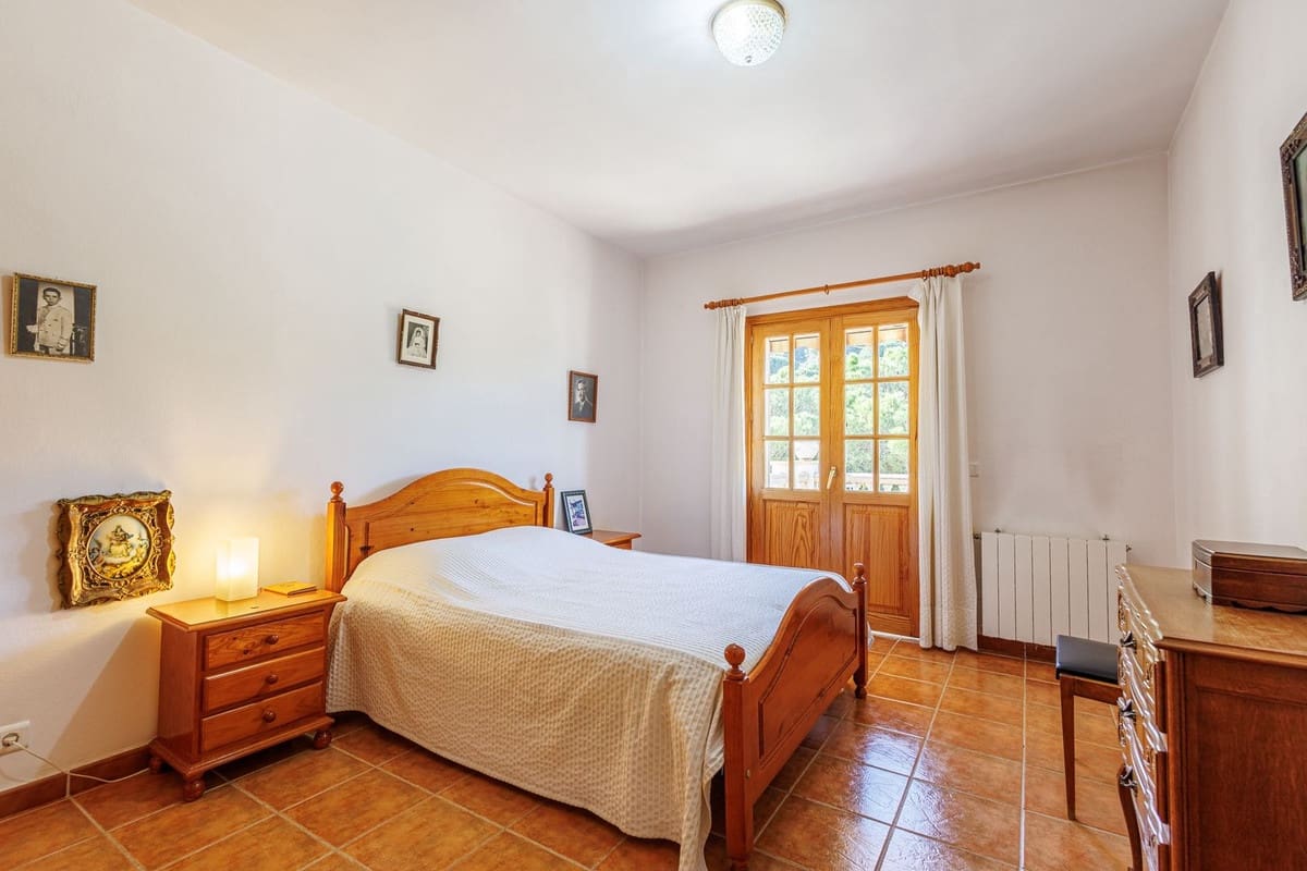 8 sypialnia Willa na sprzedaż w Alhaurin de la Torre z basenem garażem - 749 000 € (Ref: 9640425)