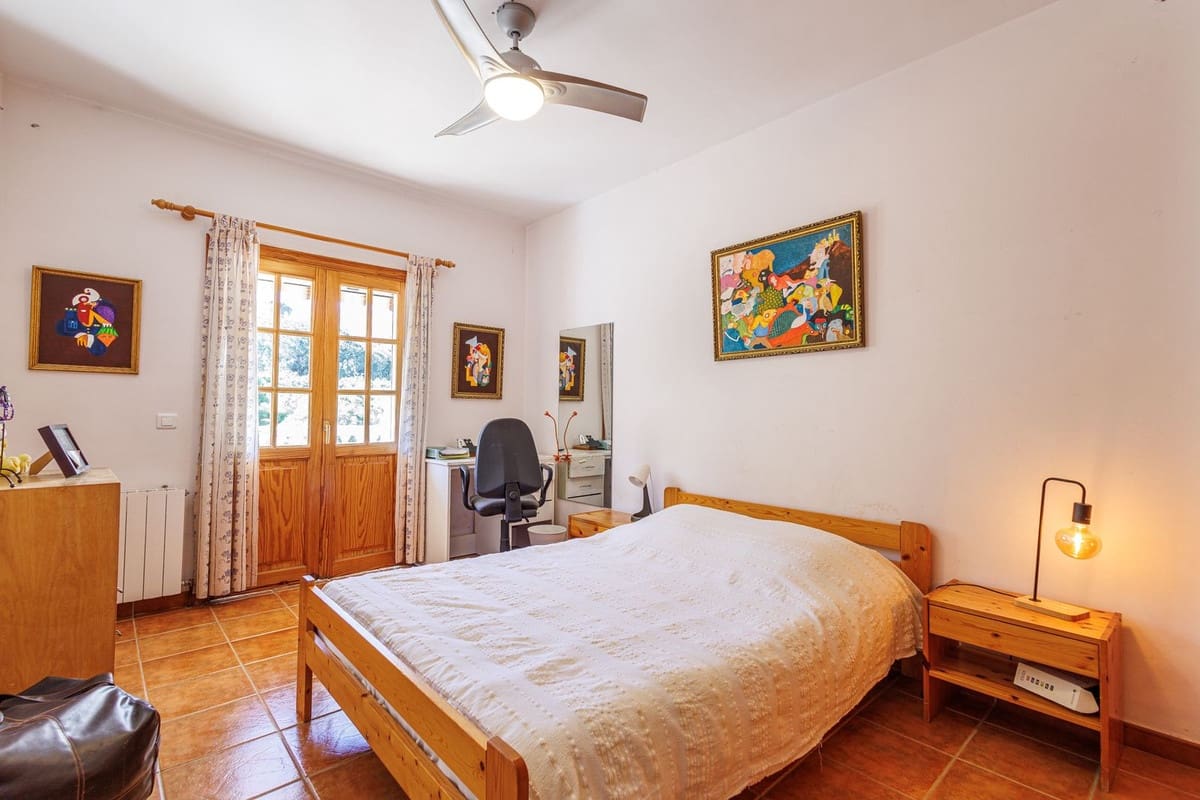 8 sypialnia Willa na sprzedaż w Alhaurin de la Torre z basenem garażem - 749 000 € (Ref: 9640425)