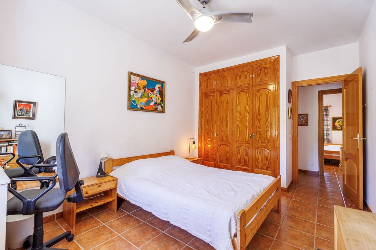 8 sypialnia Willa na sprzedaż w Alhaurin de la Torre z basenem garażem - 749 000 € (Ref: 9640425)