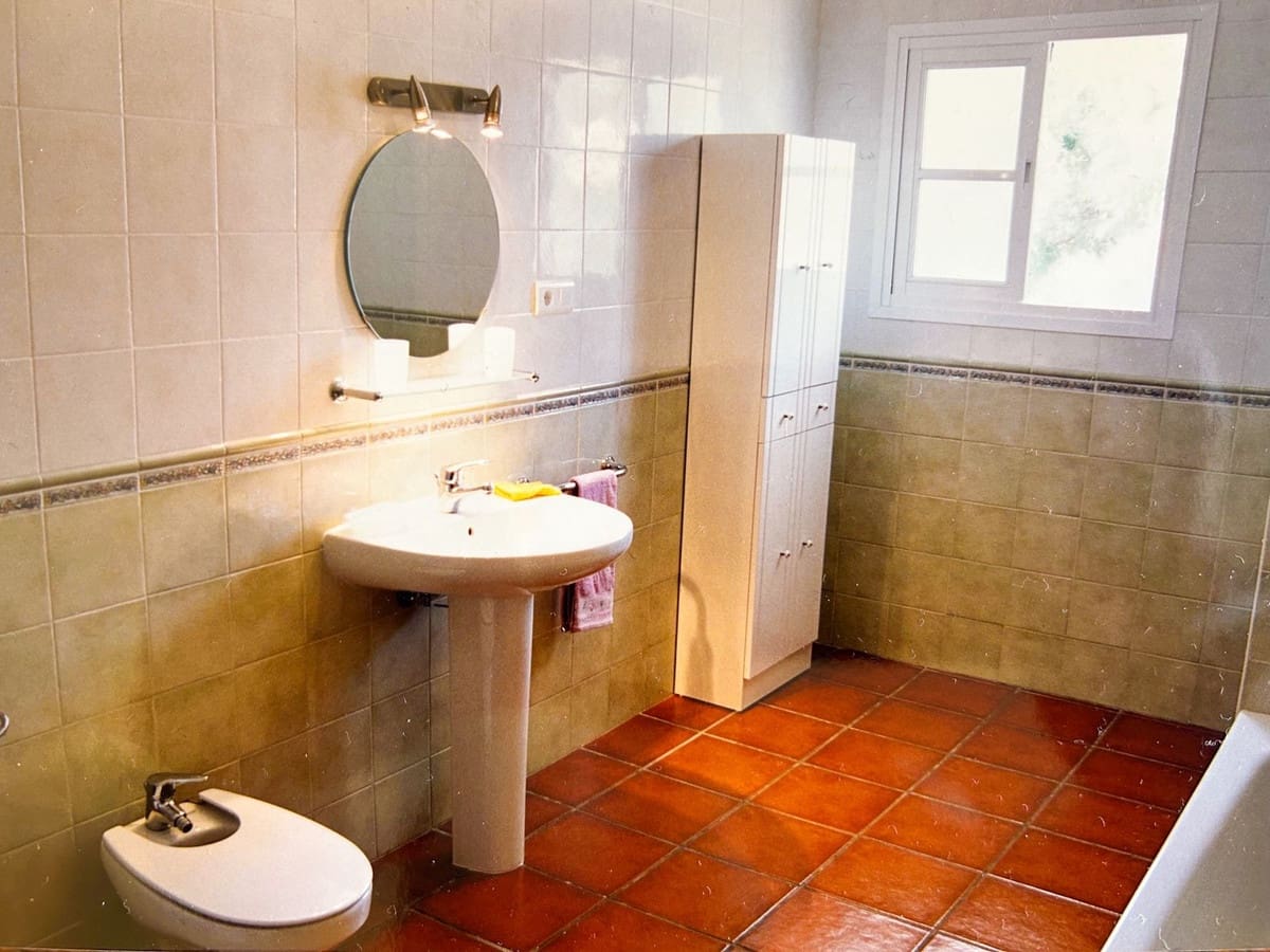 8 sypialnia Willa na sprzedaż w Alhaurin de la Torre z basenem garażem - 749 000 € (Ref: 9640425)