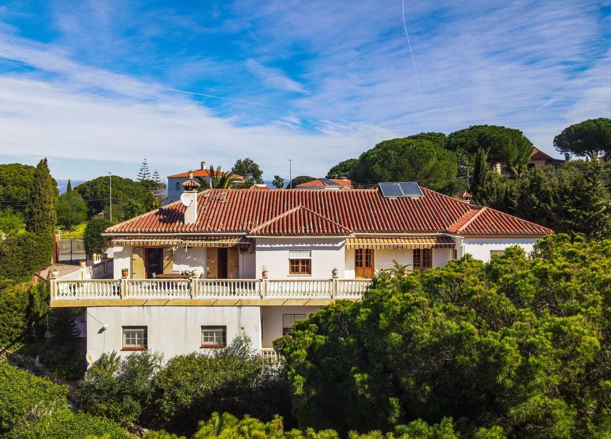 8 sypialnia Willa na sprzedaż w Alhaurin de la Torre z basenem garażem - 749 000 € (Ref: 9640425)