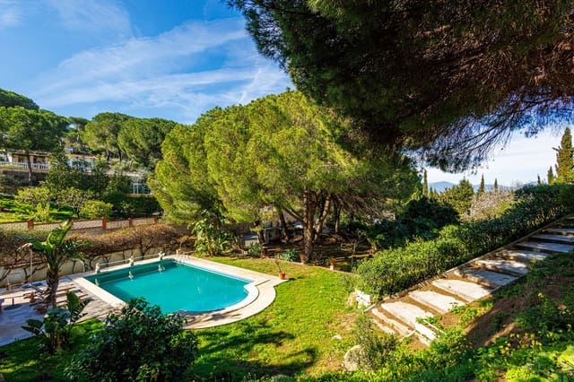8 sypialnia Willa na sprzedaż w Alhaurín de la Torre z basenem garażem - 749 000 € (Ref: 9640425)