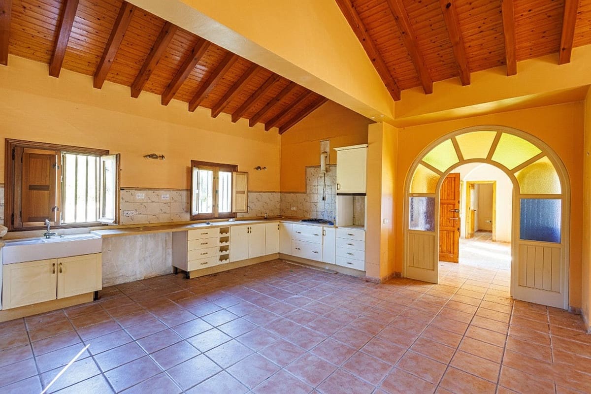 3 soveværelse Villa til salg i Vinuela med swimmingpool garage - € 190.000 (Ref: 9643488)