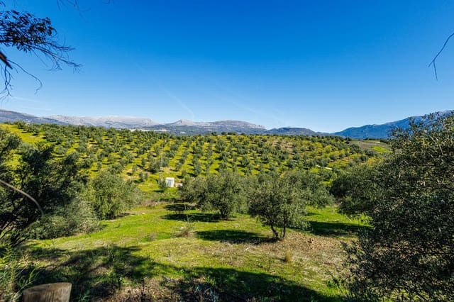 Chalet de 3 habitaciones en Viñuela en venta con piscina garaje - 190.000 € (Ref: 9643488)