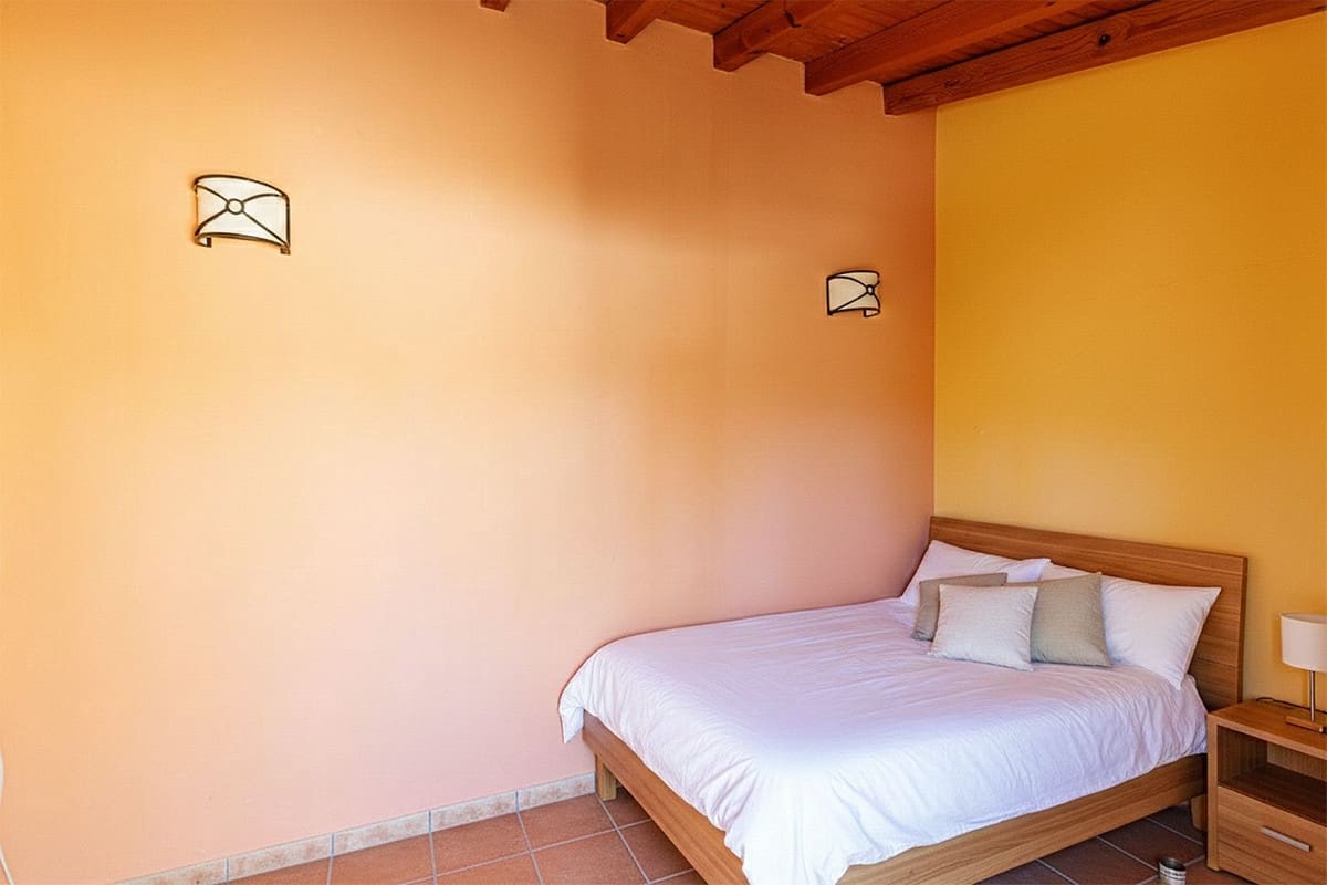 3 bedroom Villa for sale in Vinuela with pool garage - € 190,000 (Ref: 9643488)