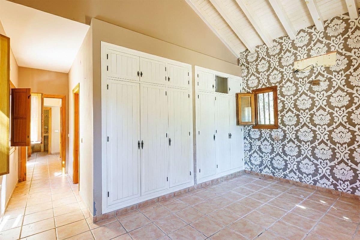 3 bedroom Villa for sale in Vinuela with pool garage - € 190,000 (Ref: 9643488)