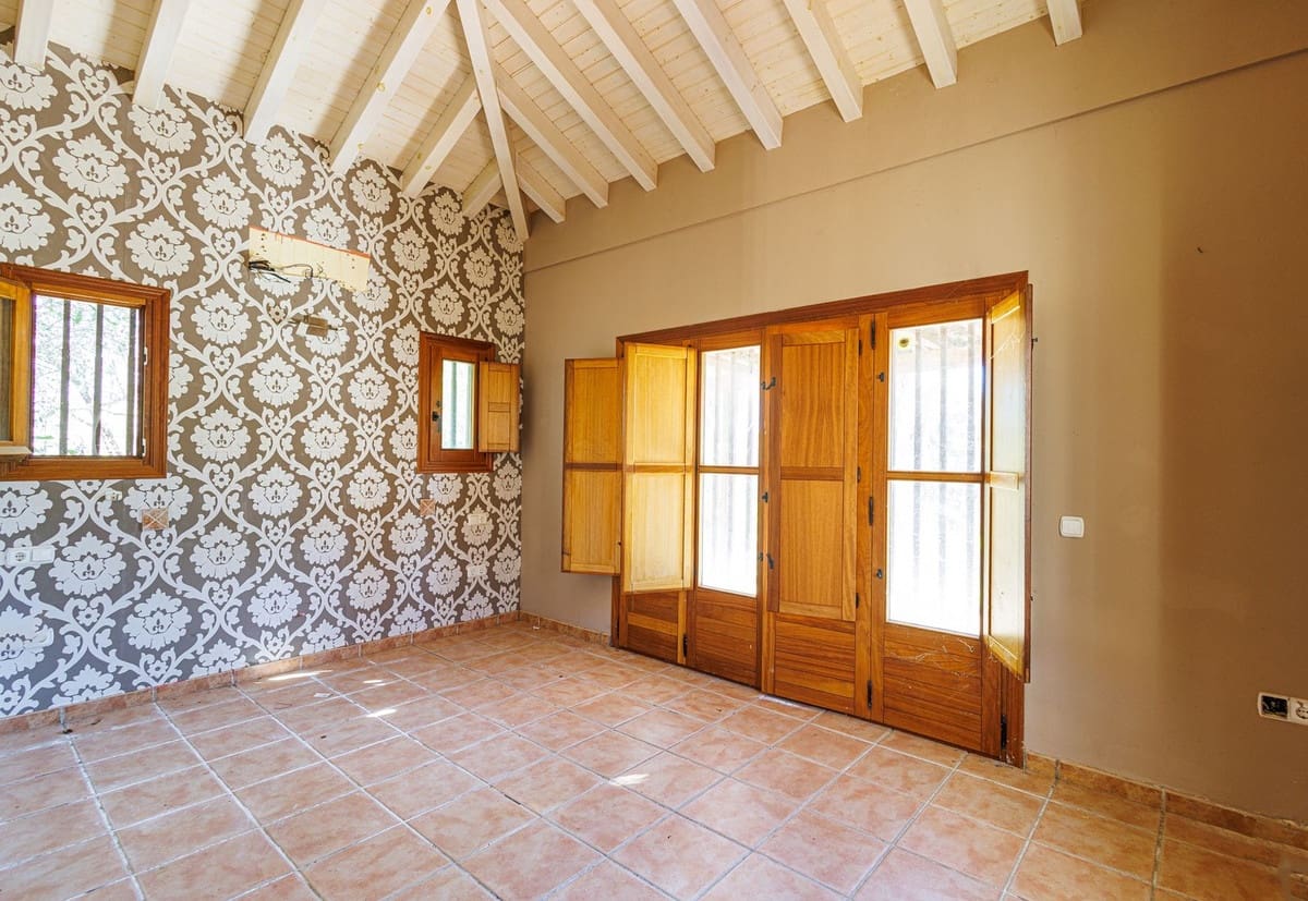 3 bedroom Villa for sale in Vinuela with pool garage - € 190,000 (Ref: 9643488)