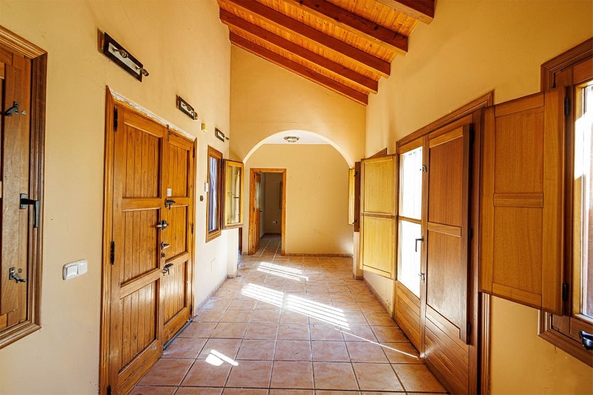 3 makuuhuone Huvila myytävänä paikassa Vinuela mukana uima-altaan 
autotalli - 190 000 € (Ref: 9643488)