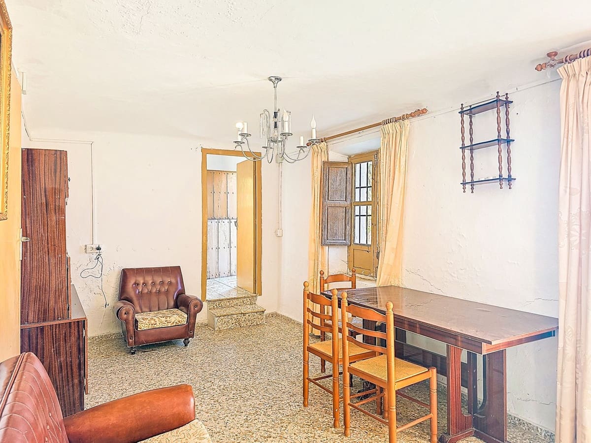 4 bedroom Finca/Country House for sale in Rubite with garage - € 95,000 (Ref: 9651052)