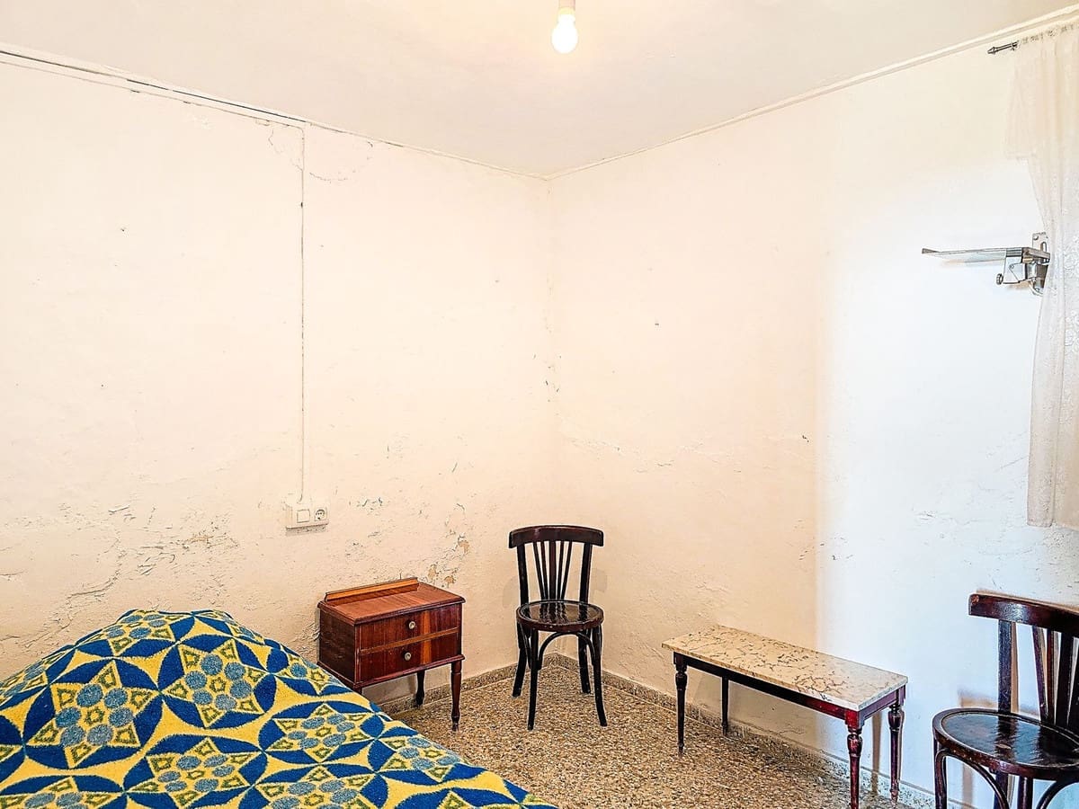 4 bedroom Finca/Country House for sale in Rubite with garage - € 95,000 (Ref: 9651052)