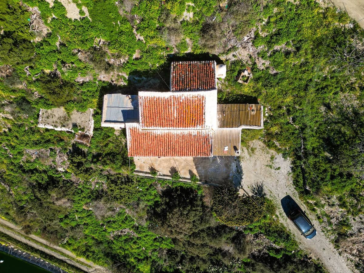 4 bedroom Finca/Country House for sale in Rubite with garage - € 95,000 (Ref: 9651052)