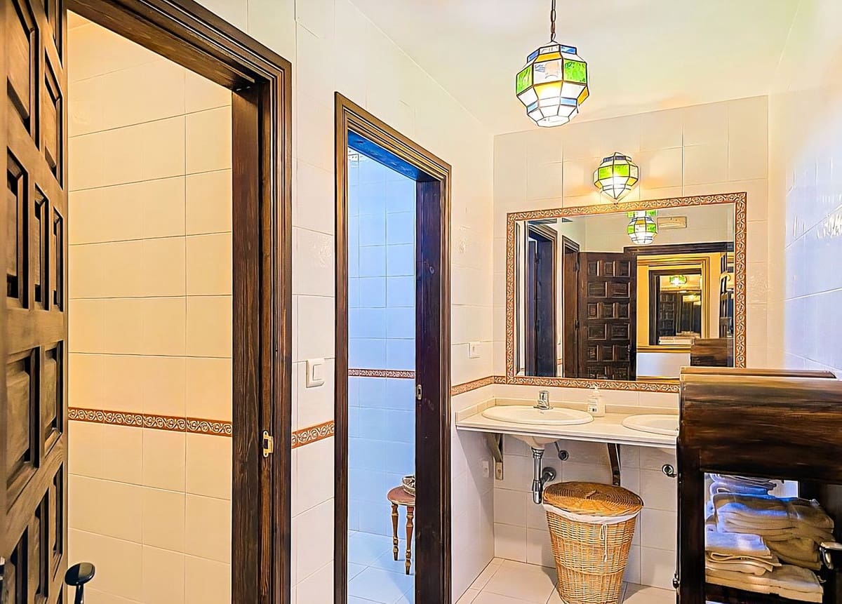 10 bedroom Hotel for sale in Almogia with pool garage - € 2,400,000 (Ref: 9656707)