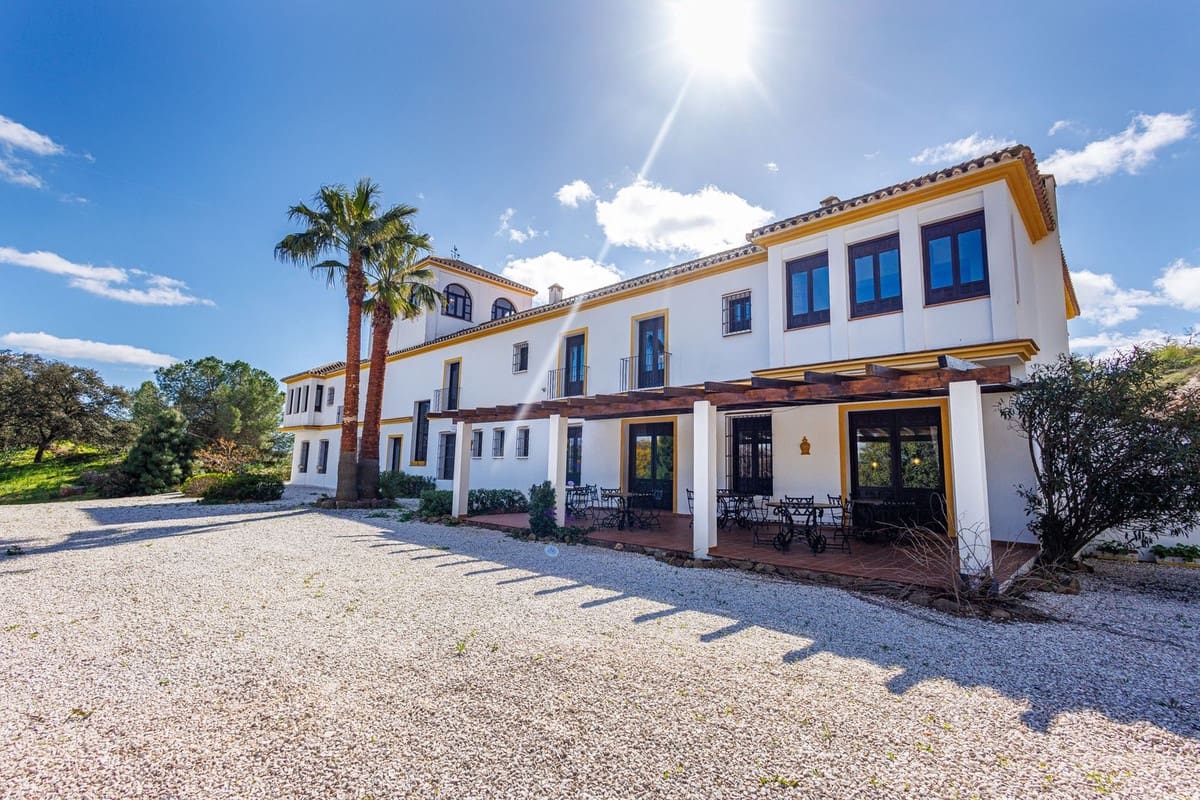 10 bedroom Hotel for sale in Almogia with pool garage - € 2,400,000 (Ref: 9656707)