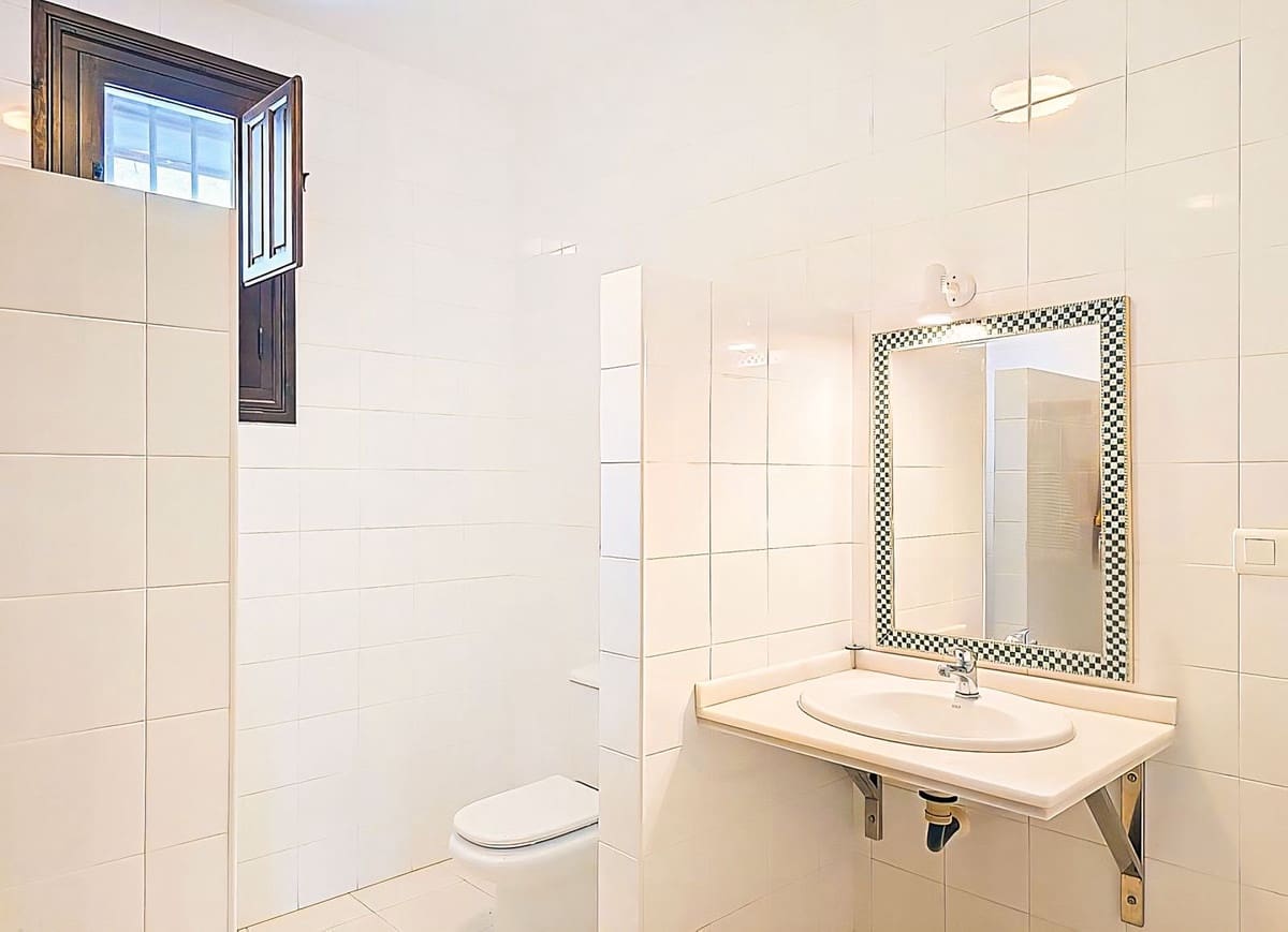 10 chambre Hôtel à vendre à Almogia avec piscine garage - 2 400 000 € (Ref: 9656707)