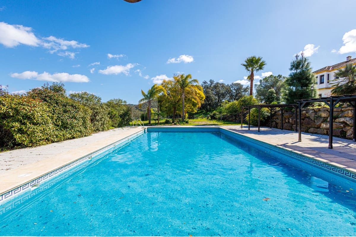 10 chambre Hôtel à vendre à Almogia avec piscine garage - 2 400 000 € (Ref: 9656707)