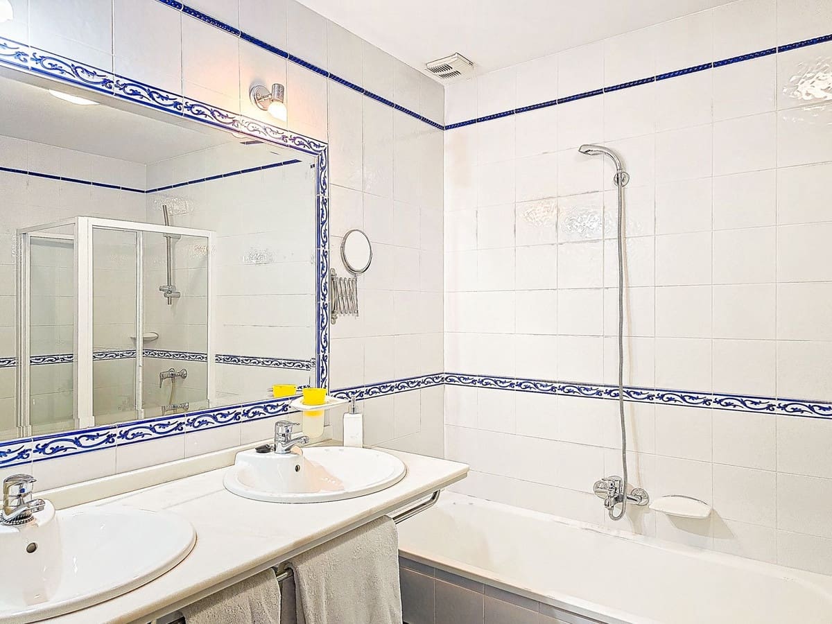 10 chambre Hôtel à vendre à Almogia avec piscine garage - 2 400 000 € (Ref: 9656707)