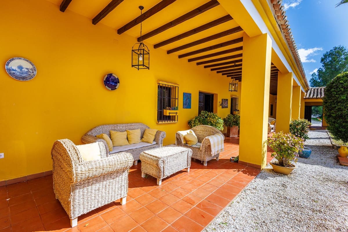 10 chambre Hôtel à vendre à Almogia avec piscine garage - 2 400 000 € (Ref: 9656707)