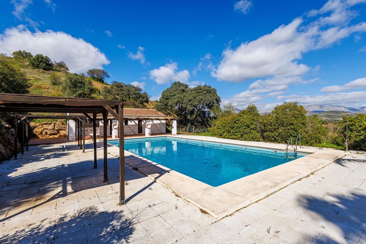 10 chambre Hôtel à vendre à Almogia avec piscine garage - 2 400 000 € (Ref: 9656707)