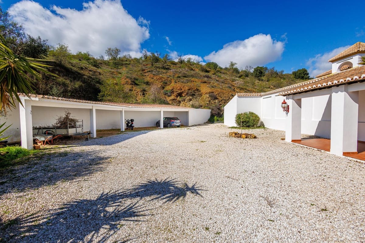 10 chambre Hôtel à vendre à Almogia avec piscine garage - 2 400 000 € (Ref: 9656707)