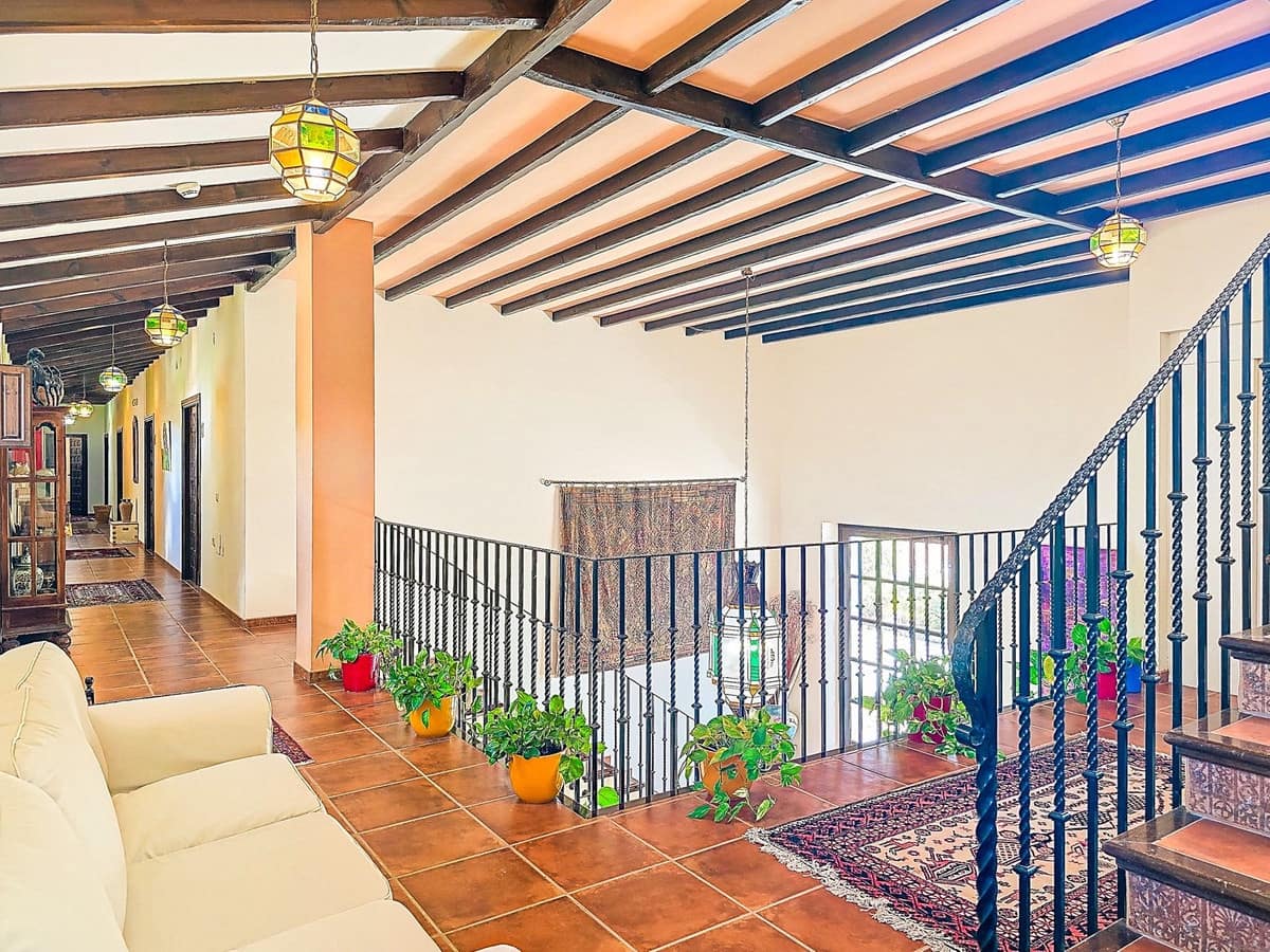 10 chambre Hôtel à vendre à Almogia avec piscine garage - 2 400 000 € (Ref: 9656707)