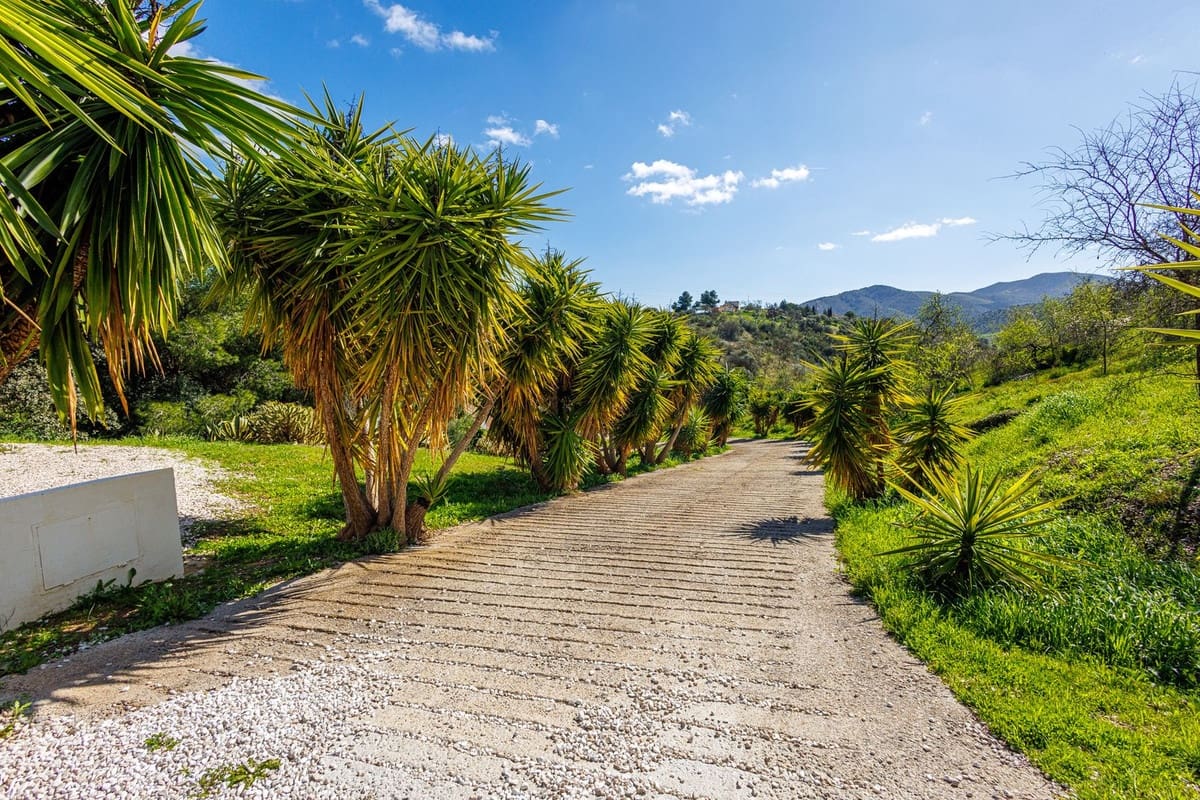 10 chambre Hôtel à vendre à Almogia avec piscine garage - 2 400 000 € (Ref: 9656707)