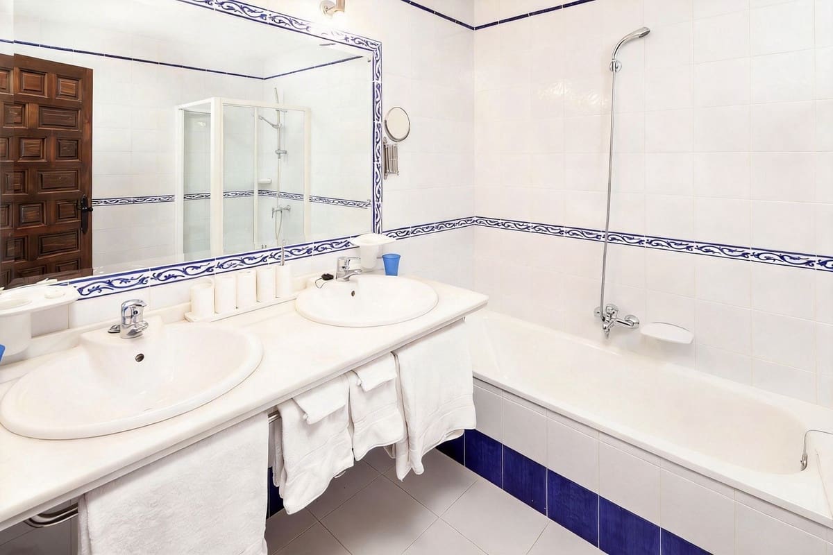 13 bedroom Finca/Country House for sale in Almogia with pool garage - € 2,200,000 (Ref: 9656707)