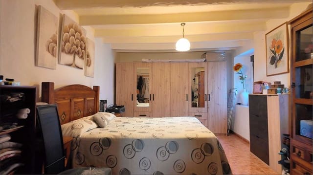 8 soverom Kjedet enebolig til salgs i Alora - € 175 000 (Ref: 9656883)